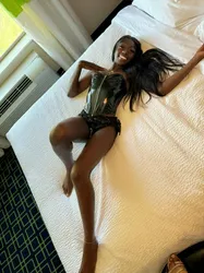 Escorts Manhattan, New York Wynter 🍫🍑💦 | wynter is comin, and so will u 👀🥵💦