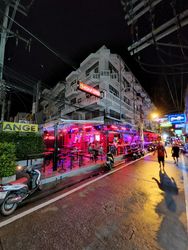 Beer Bar Pattaya, Thailand Hookup Corner