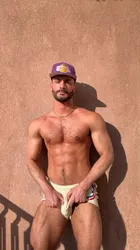 Escorts Como, Italy Datitalianboy