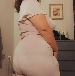 Escorts Ottawa, Ontario HOTTEST IN THE TOWN IS BACK BABY!
