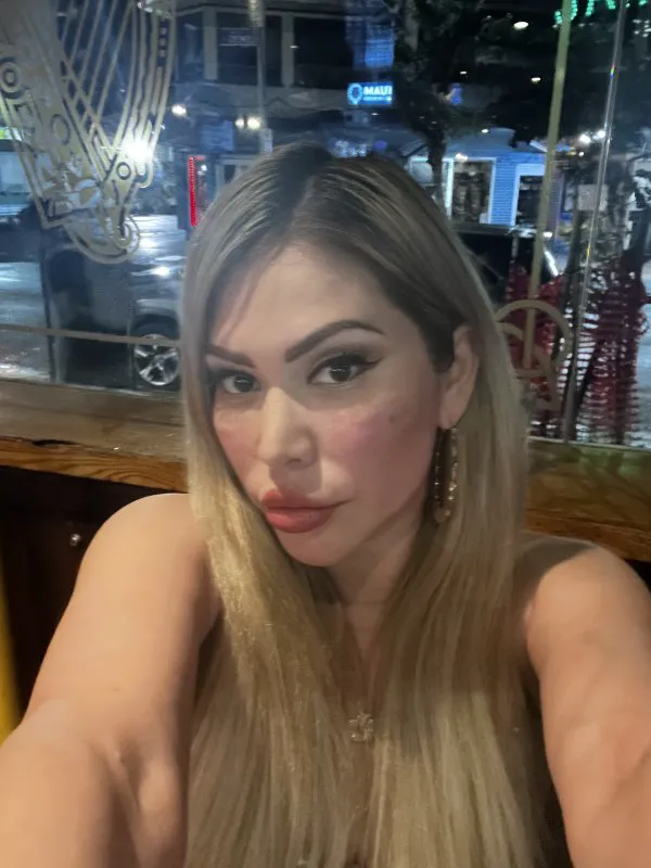 Escorts Honolulu, Hawaii Ruby