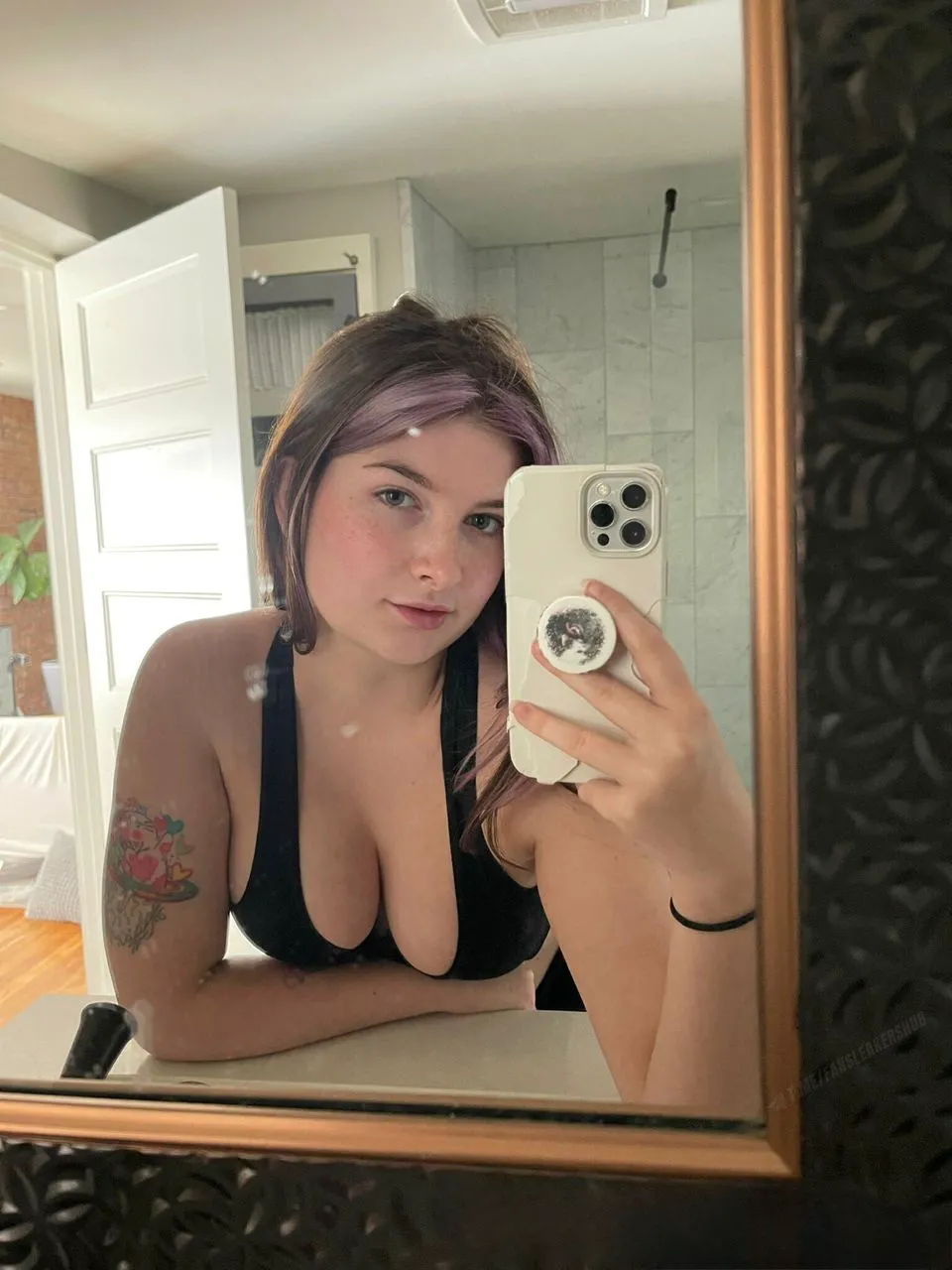 Escorts Cambridge, Ontario Escort