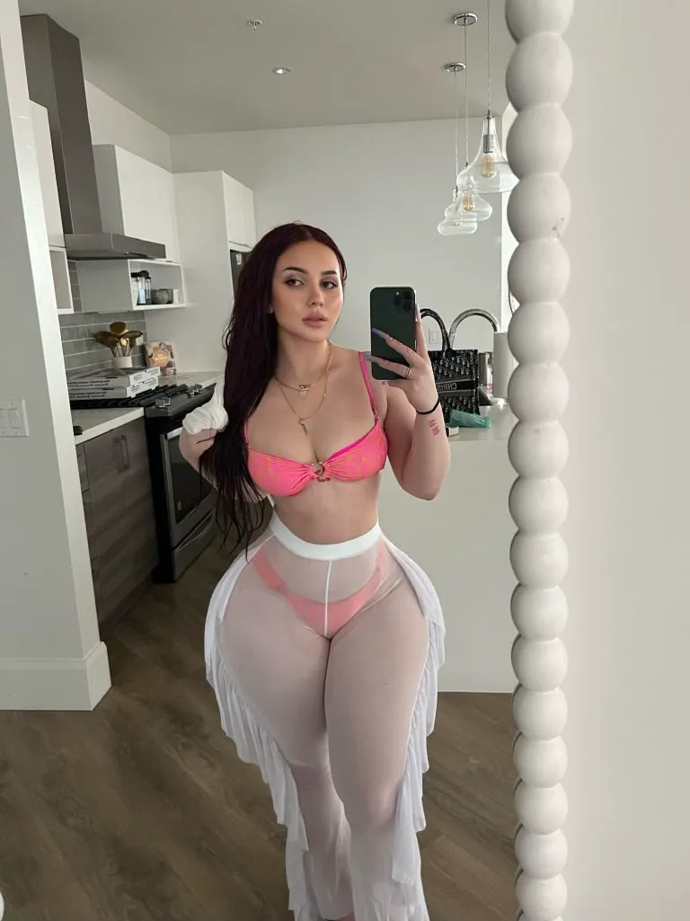 Escorts Edmonton, Alberta COME EXPLORE YOUR FANTASIES WITH ME😈 DIG MY HOLES AND MAKE ME SCREAM 🥰💕🍆🍑