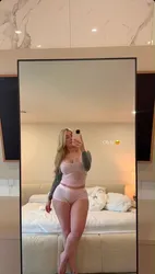 Escorts Winnipeg, Manitoba Ashley
