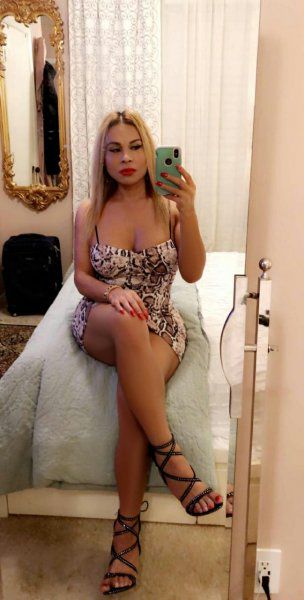 Escorts Knoxville, Tennessee Alondra