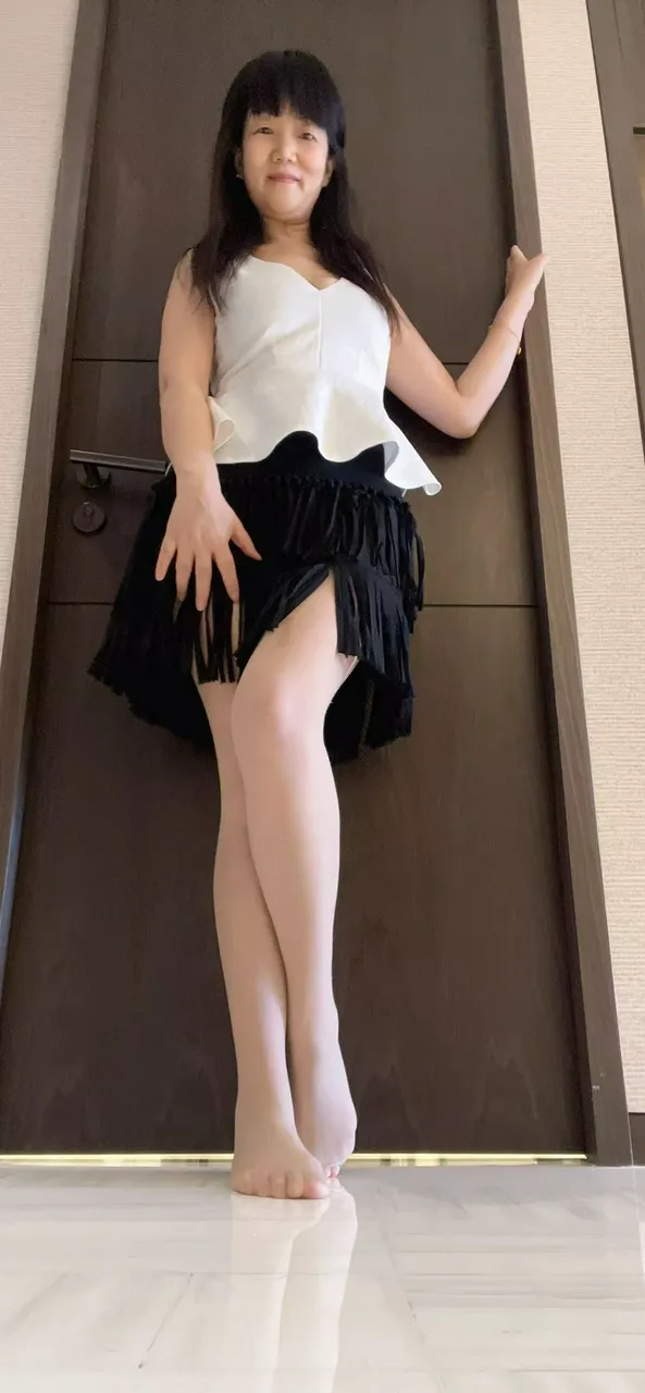 Escorts Shanghai, China Horny Helen