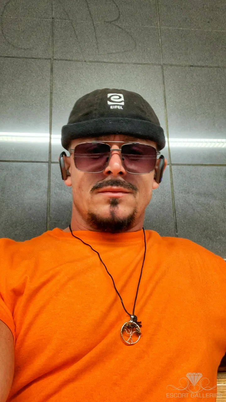 Escorts Koeln, Germany null