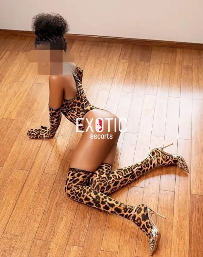 Escorts Kenya Petite doll Video call & nudes available