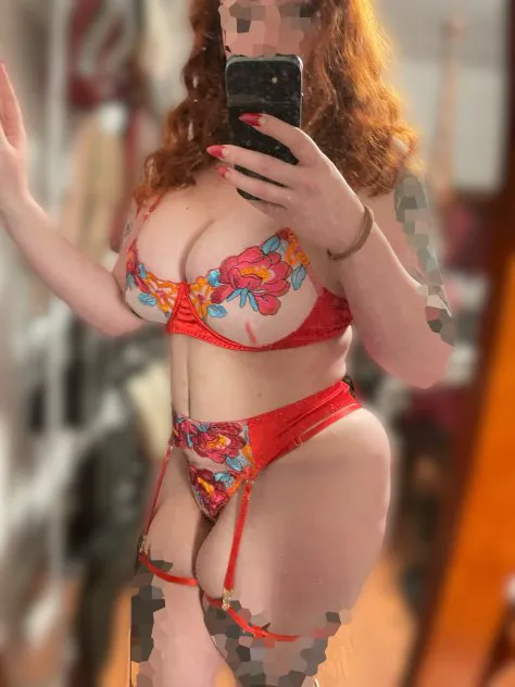 Escorts Boston, Massachusetts Mollie Minx | Tattooed Busty Redhead