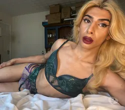 Escorts Birmingham, England Slim Indian - Shy