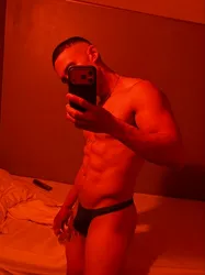Escorts Toronto, Ontario Aaronlatinxxz