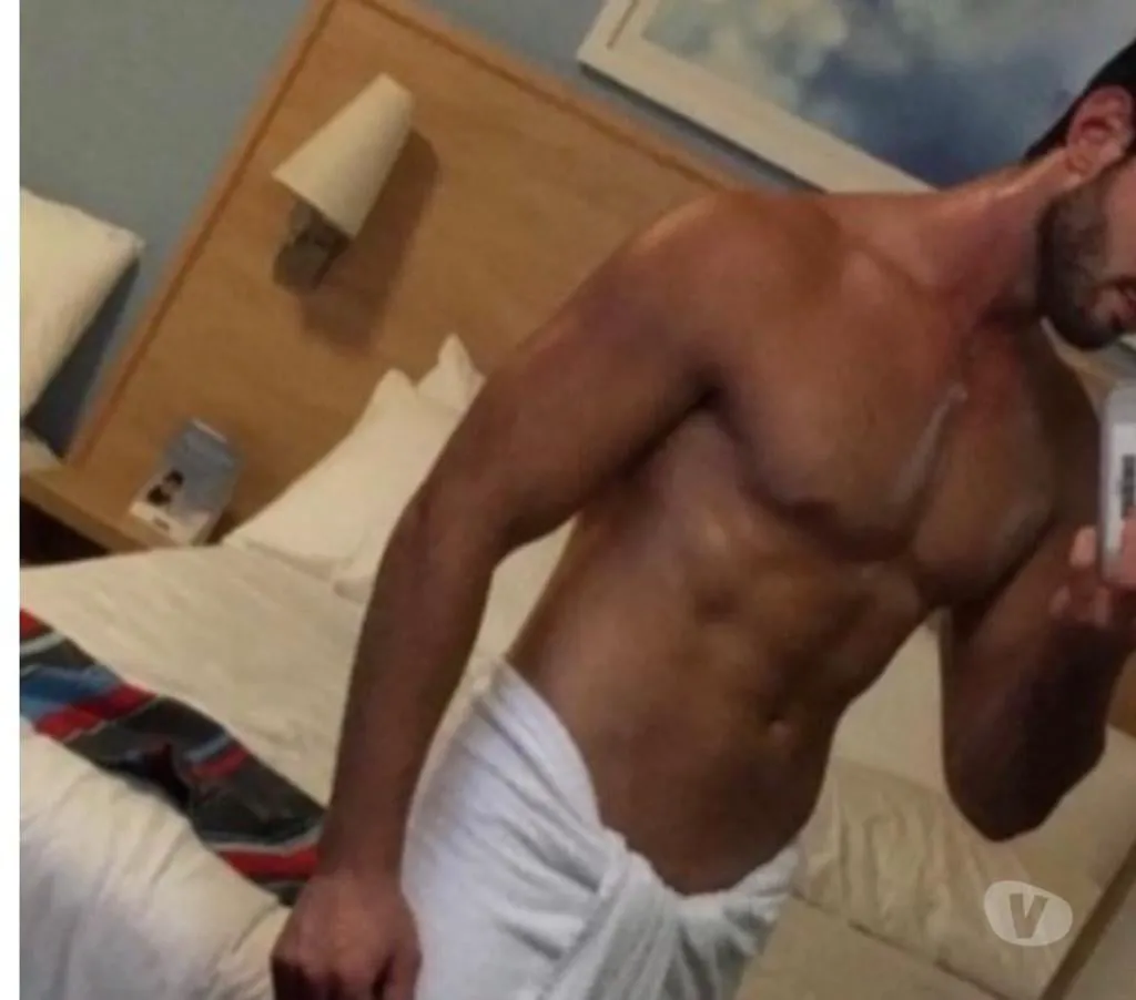 Escorts Glasgow, Scotland Sexy discreet footballer boy!