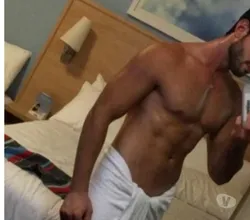 Escorts Glasgow, Scotland Sexy discreet footballer boy!