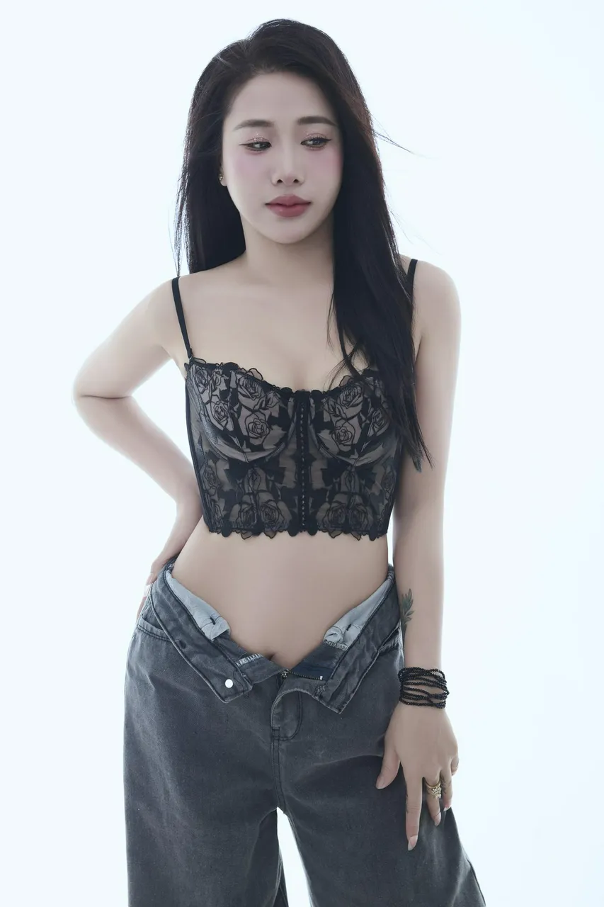 Escorts Abu Dhabi, United Arab Emirates Mimi Real Lady Best Service