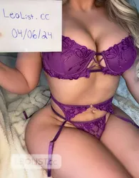 Escorts Oakville, Ontario OUTCALL hot and horny ready to fuck!