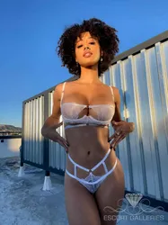 Escorts Paris, France Astrid