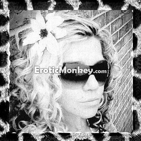 Escorts Redding, California Apple