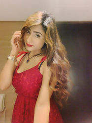 Escorts Dubai, United Arab Emirates Akruti Busty Girl