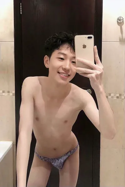 Escorts Philadelphia, Pennsylvania YoungerAsianBoy