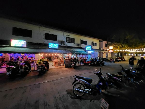 Beer Bar / Go-Go Bar Ko Samui, Thailand Cote West