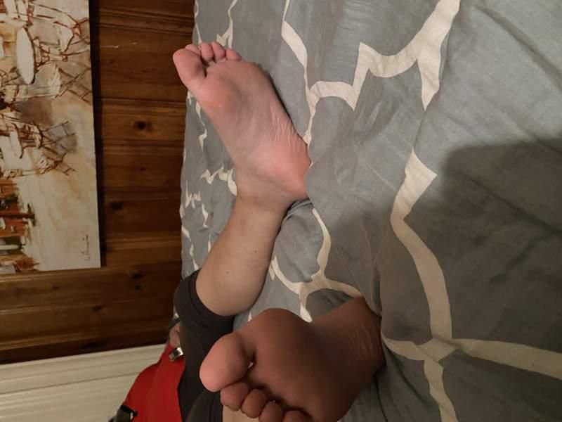 Escorts Bridgeport, Connecticut Worship my young feet, be my slave
