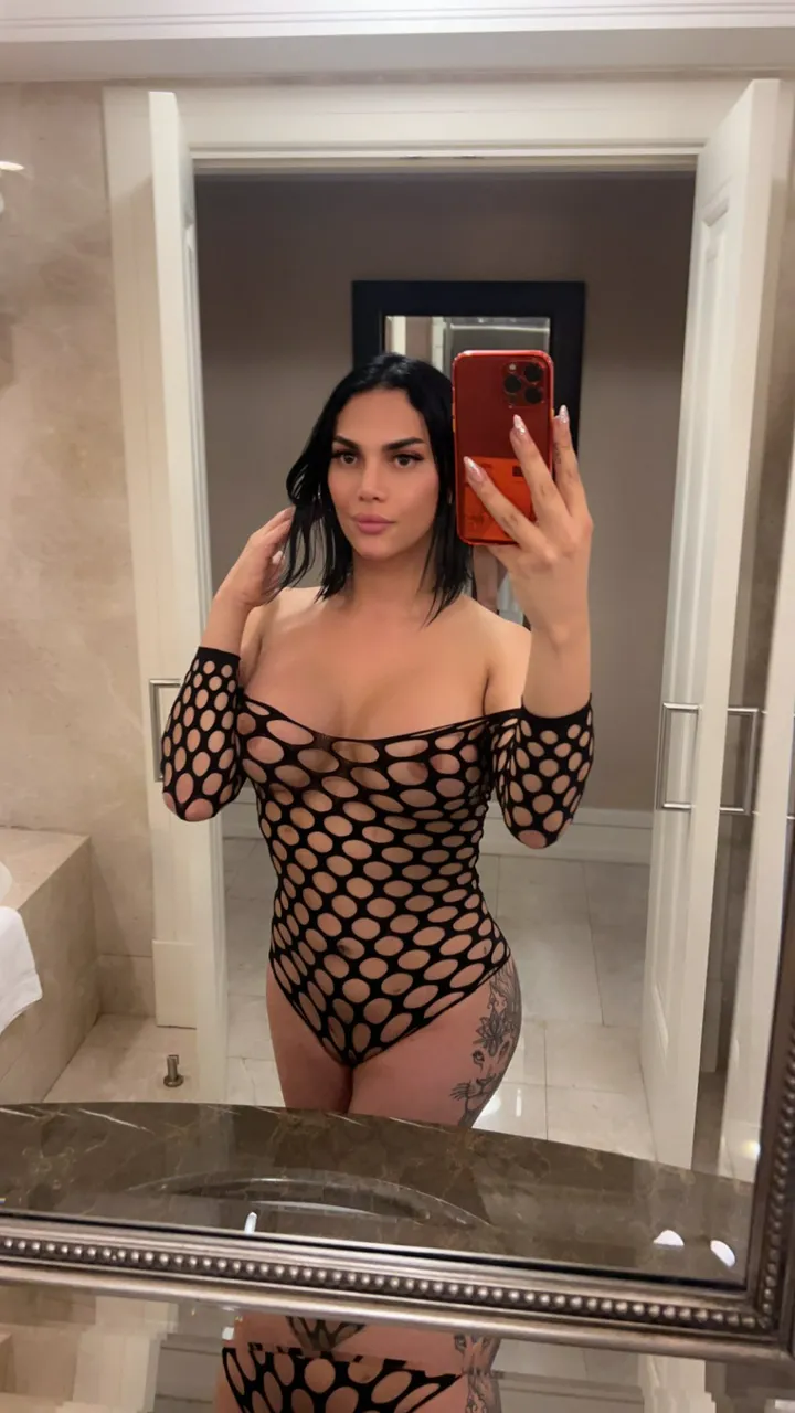 Escorts Istanbul, Turkey Ts Nadin ARAB نادين