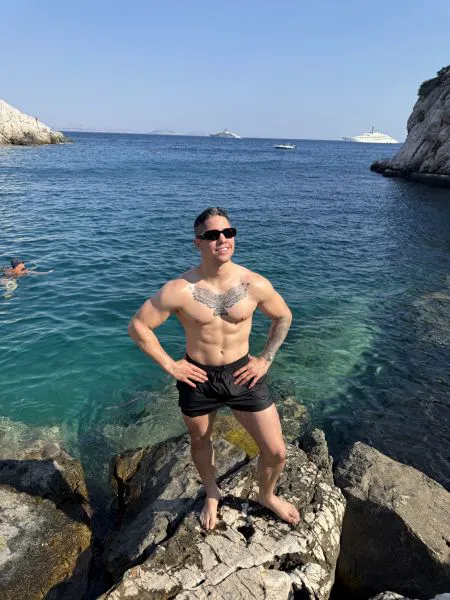 Escorts Athens, Greece YURIHUGE