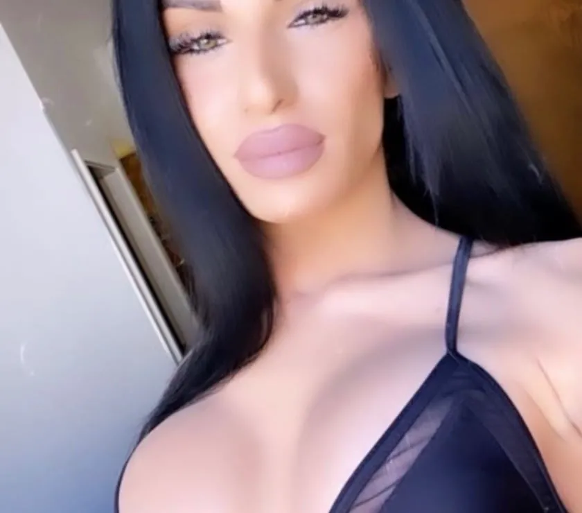 Escorts Leicester, England Shemale dominatrix just top incall outtcall