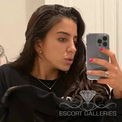 Escorts Vry, France null