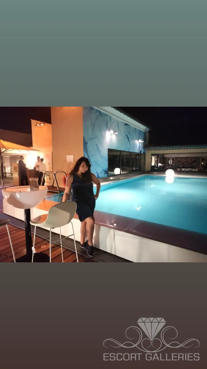 Escorts Paris, France Tessa