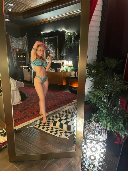 Escorts Windsor, Ontario Cassy