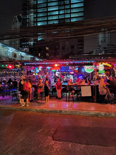 Beer Bar / Go-Go Bar Bangkok, Thailand Pdt Bar