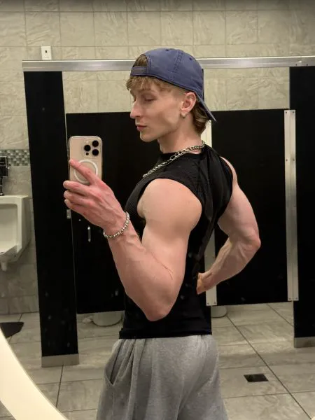 Escorts Columbia, Missouri Loganryderr