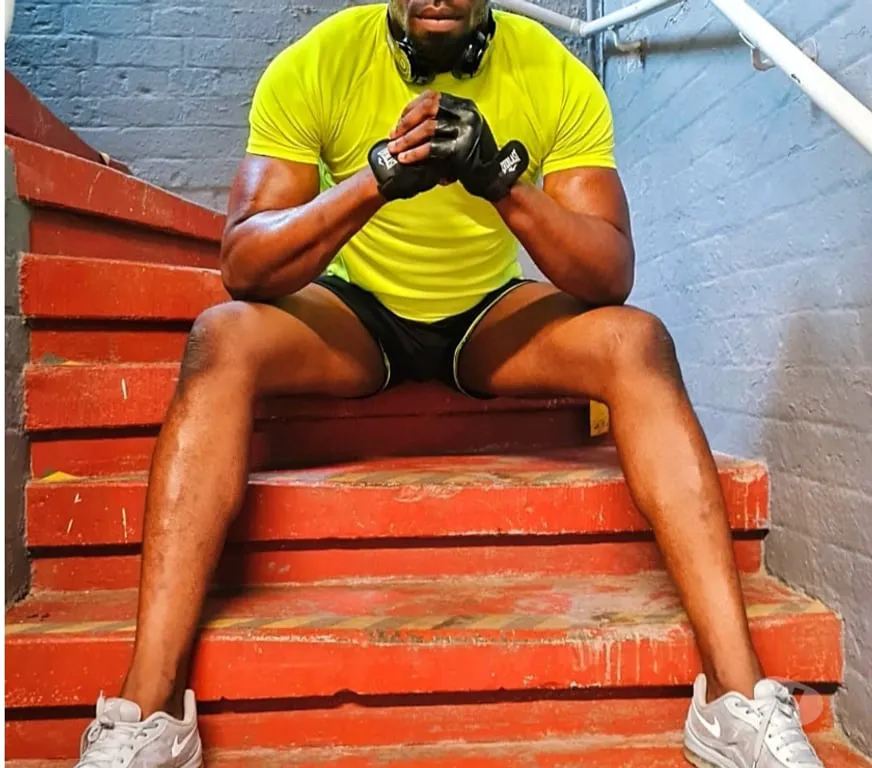 Escorts Leeds, England XXL MARCUS BLACK XXL - HUNG MALE ESCORT
