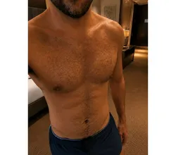 Escorts London, England Masculine and hairy guy