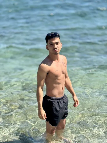 Escorts Manila, Philippines Its_Emman