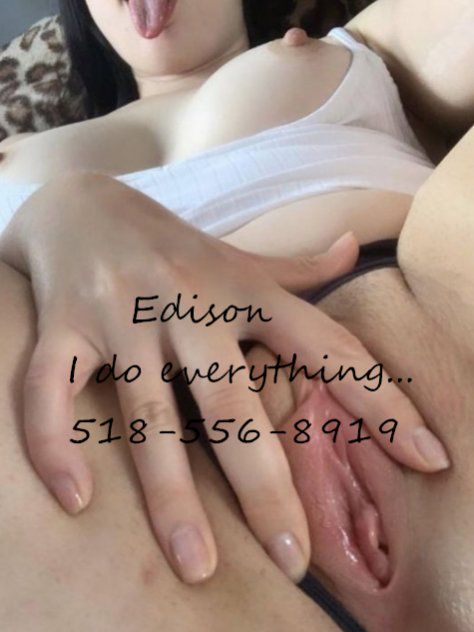 Escorts Edison 2girls 4hands bbfs anal
