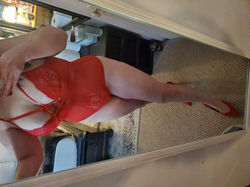 Escorts Buffalo, New York Eve here to play! Duos with AmberBlossom