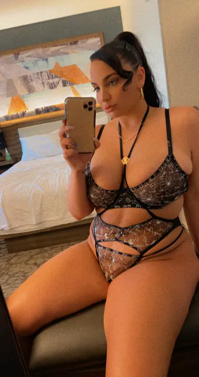 Escorts White Plains, New York SinthiaxXx