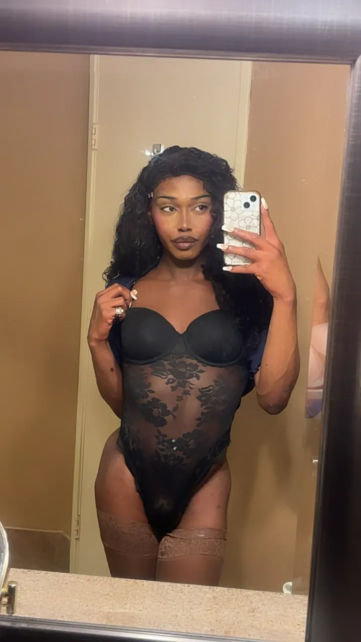 Escorts Ontario, California Kitoria