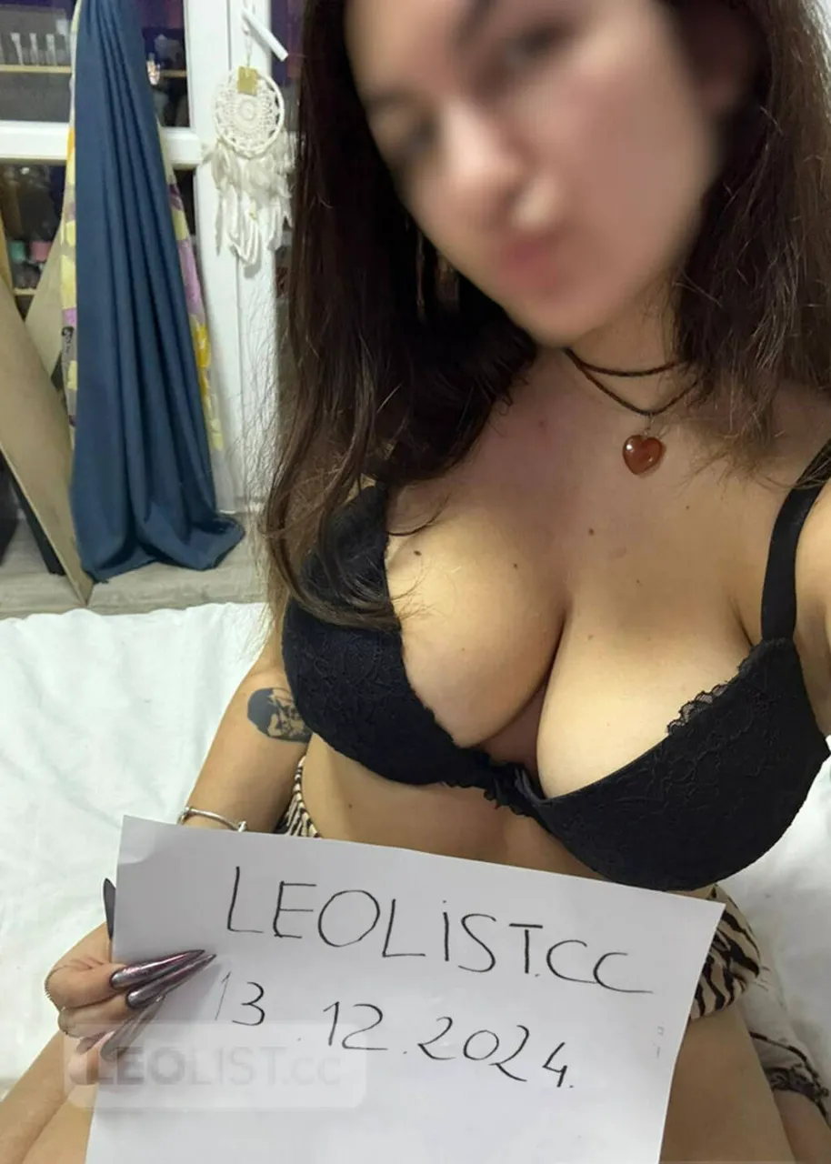 Escorts London, Ontario let me drain ya after I tease ya Squirter * (available Now)