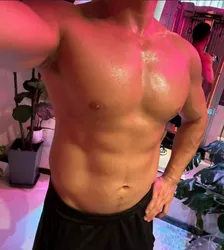 Escorts Singapore, Singapore Beefycola