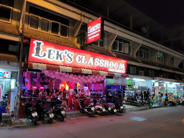 Beer Bar / Go-Go Bar Pattaya, Thailand Lek's Classroom