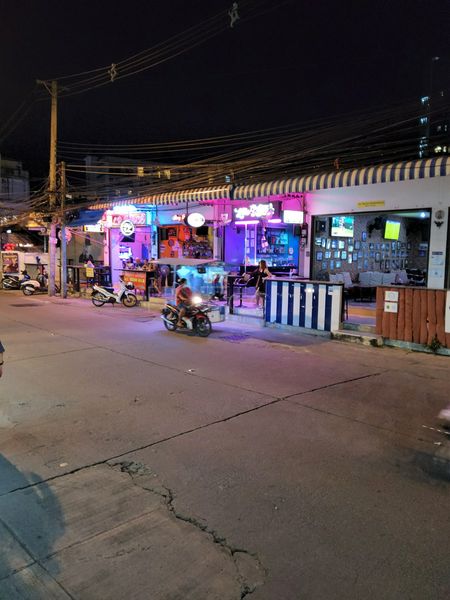 Beer Bar / Go-Go Bar Pattaya, Thailand Little Bee Bar