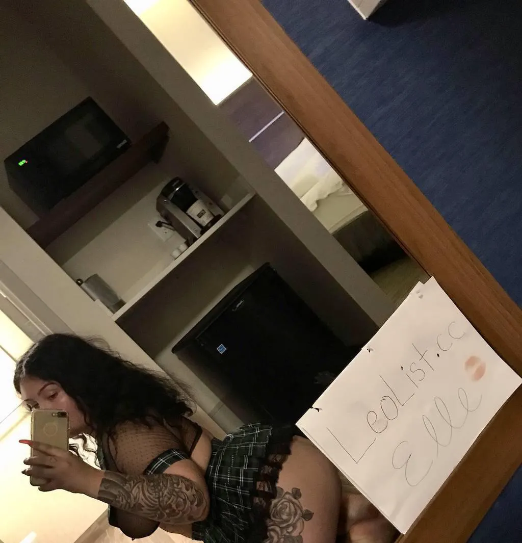 Escorts Hamilton, Ontario Elle