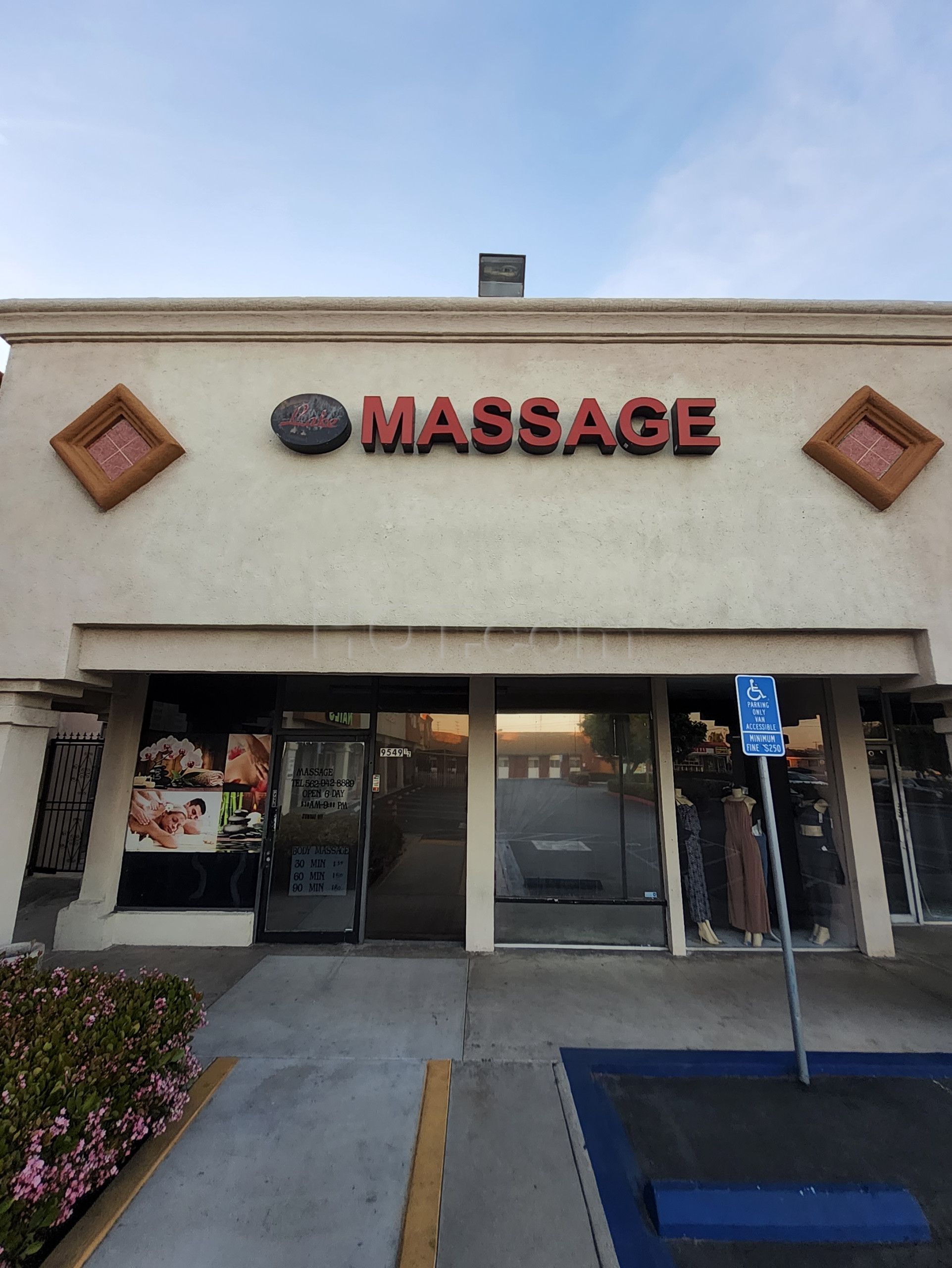 Pico Rivera, California Lake Body Massage