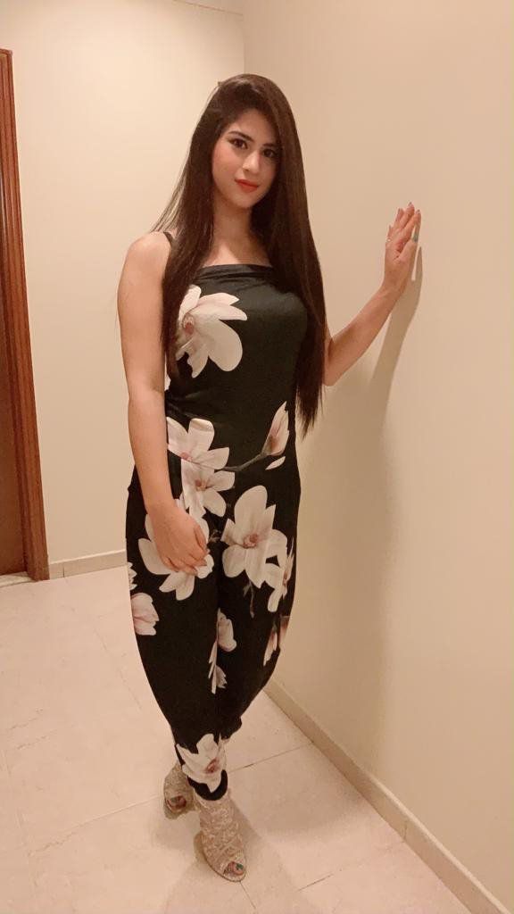 Escorts Sharjah, United Arab Emirates Tanisha Indian Girl