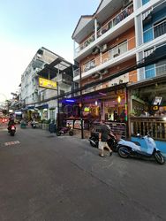 Beer Bar Pattaya, Thailand Honey Pot Bar