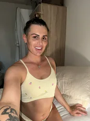 Escorts Birmingham, England Harriet
