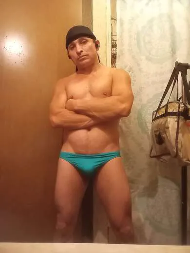 Escorts Forest, Mississippi Clean and discrete latino